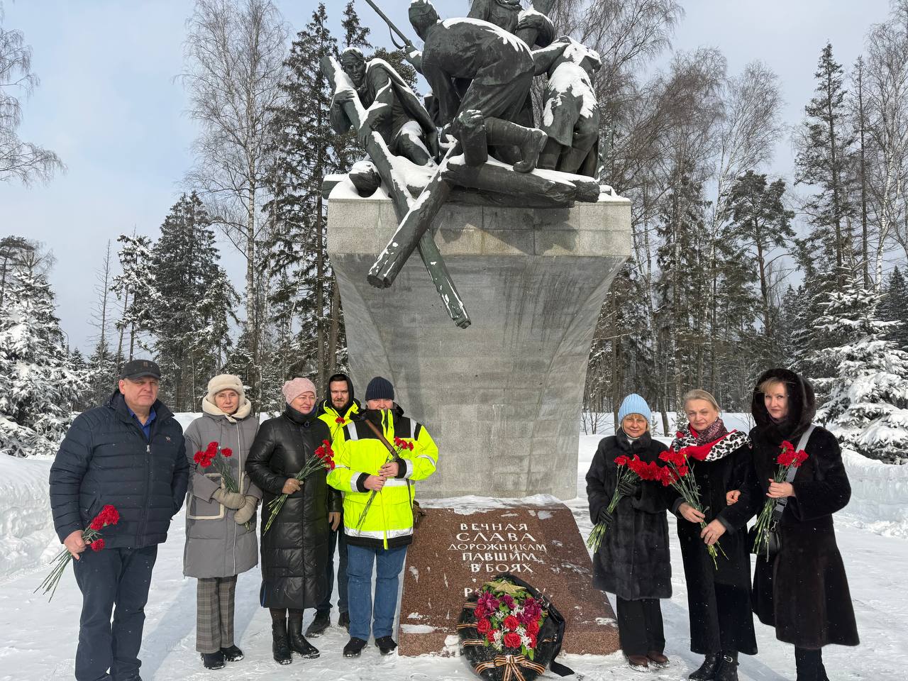В Одинцовском округе почтили память воинов-дорожников