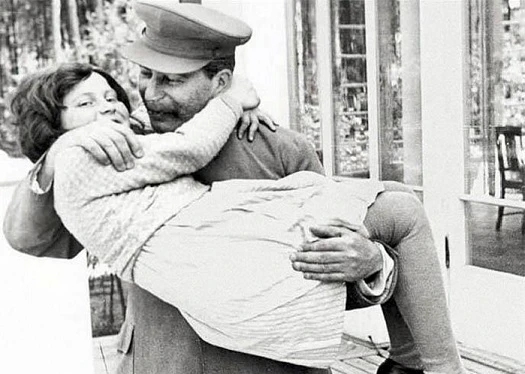 «Пусть меня в землю положат в Ромашково...»