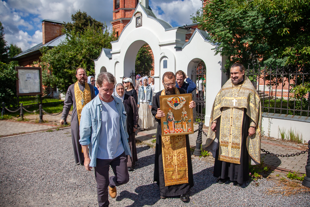 Пешее паломничество по Митрополичьей тропе в Аксиньино